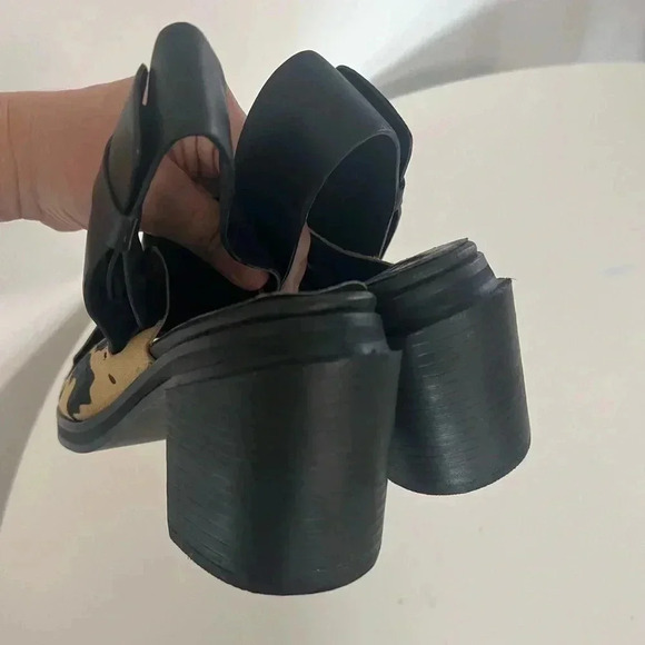 I Desire The Things That Will Destroy Me Chai Ankle Strap Black Leather Sandals - Picture 11 of 13